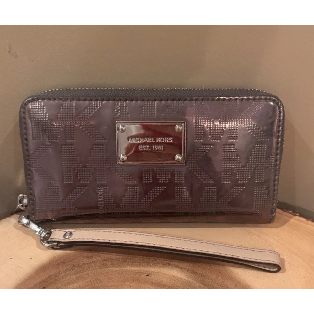 Michael Kors Signature Metallic Silver Zip Around Clutch Wallet Accordion‎ Style